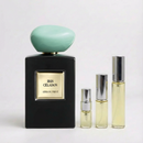 Décant Fragsplit d’Iris Céladon par Armani Privé, en formats 1 ml, 2 ml, 5 ml ou 10 ml pour essayer ses notes d’iris sur la peau.