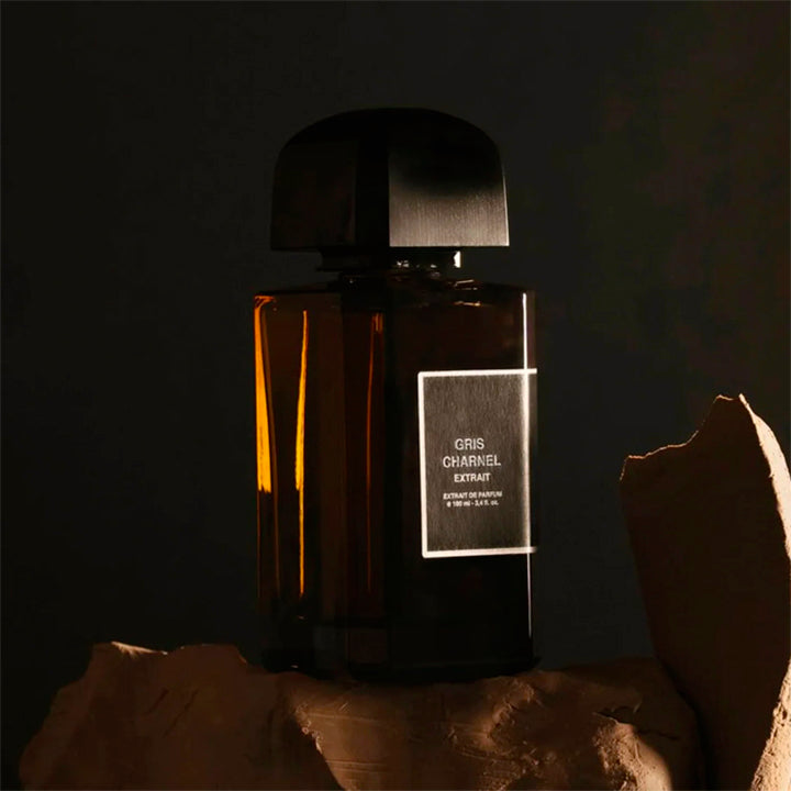 Gris Charnel Extrait