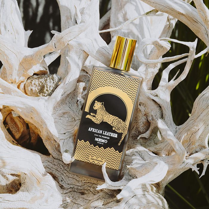 Petit format Fragsplit pour découvrir African Leather de Memo, parfum cuiré aux épices chaudes, et le tester avant achat en Suisse comme en France.