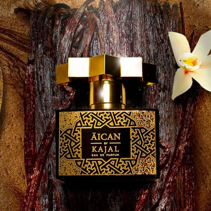 Essayez Äican de Kajal sur la peau avec un décant Fragsplit en petit format 1 ml, 2 ml, 5 ml ou 10 ml, livré en Suisse et en France.