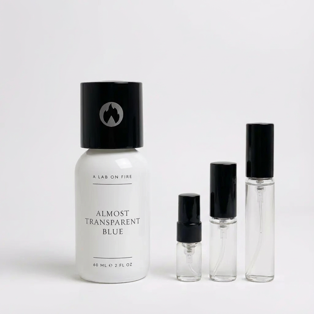 Décant Almost Transparent Blue par A Lab On Fire chez Fragsplit. Échantillon en petit format à tester sur peau, livraison rapide en Suisse et France. Essayez avant d'acheter un grand flacon.