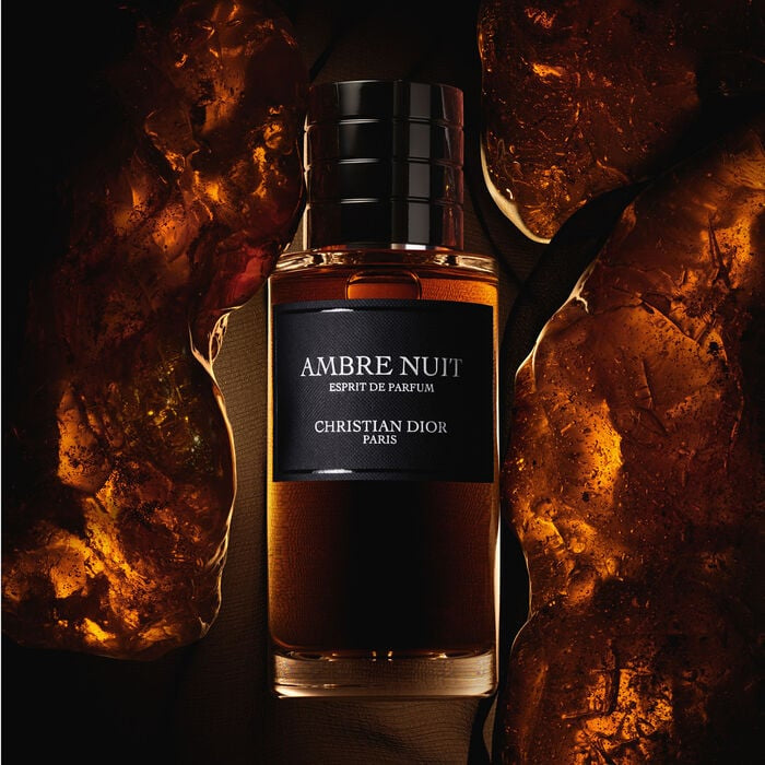 Essayez Ambre Nuit Esprit de Dior avec un décant Fragsplit de 1 ml, 2 ml, 5 ml ou 10 ml, livré en Suisse et en France.