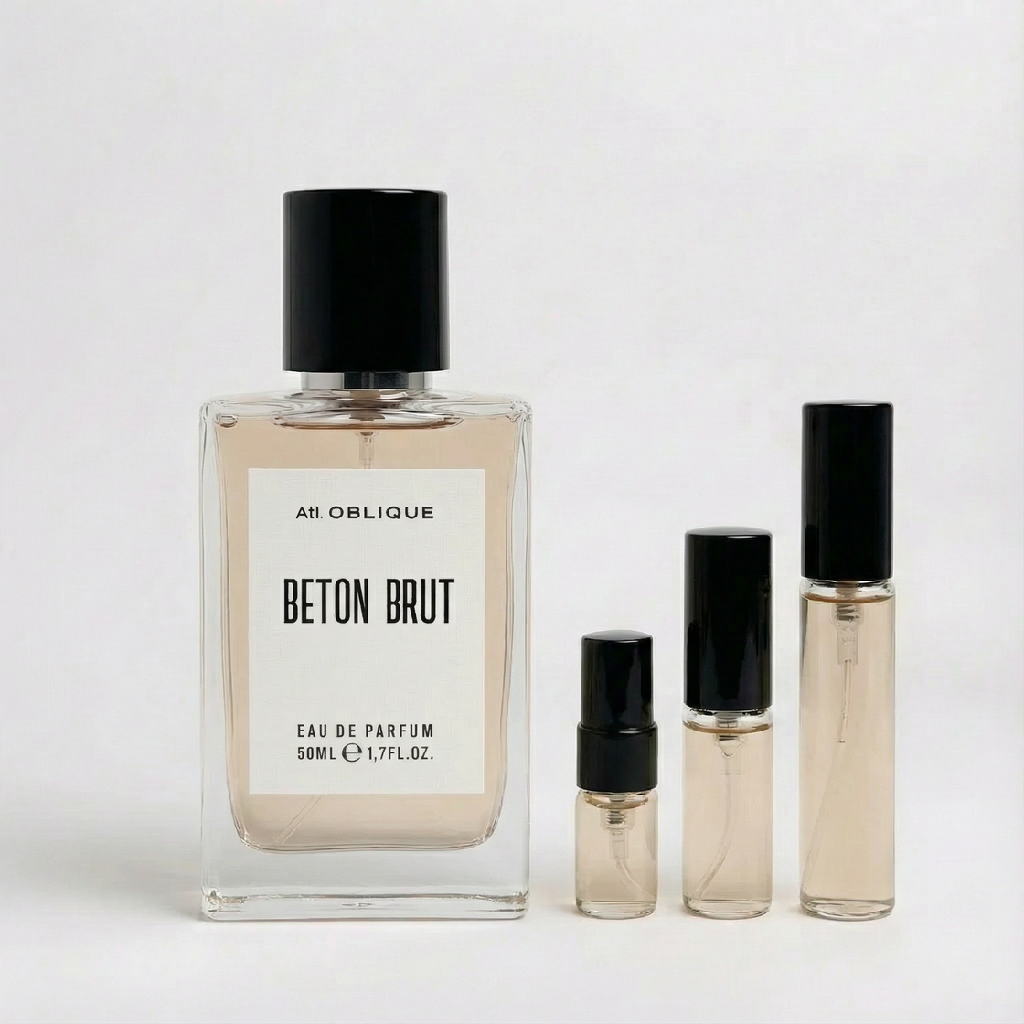 Décant Fragsplit de Beton Brut par Atelier Oblique, en formats 1ml, 2ml, 5ml ou 10ml pour tester ses facettes minérales sur la peau.