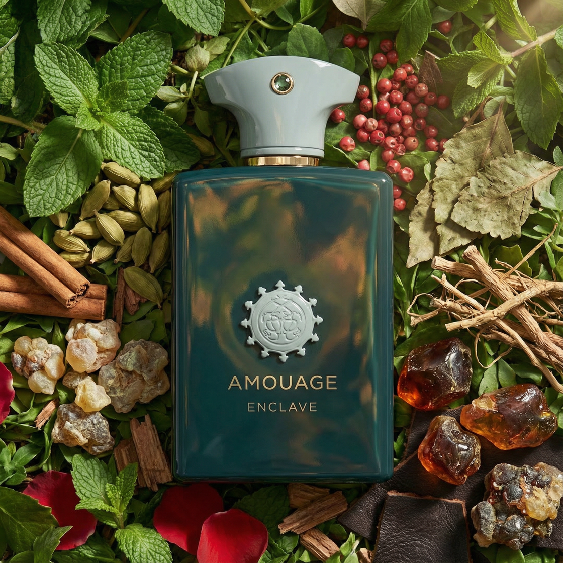 Essayez Enclave d'Amouage sur la peau avec un décant Fragsplit de 1 ml à 10 ml, pratique et livré en Suisse comme en France.