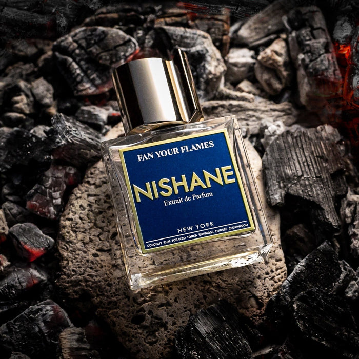 Essayez Fan Your Flames de Nishane avec un décant Fragsplit en petit format 1 ml, 2 ml, 5 ml ou 10 ml, disponible en Suisse et en France.