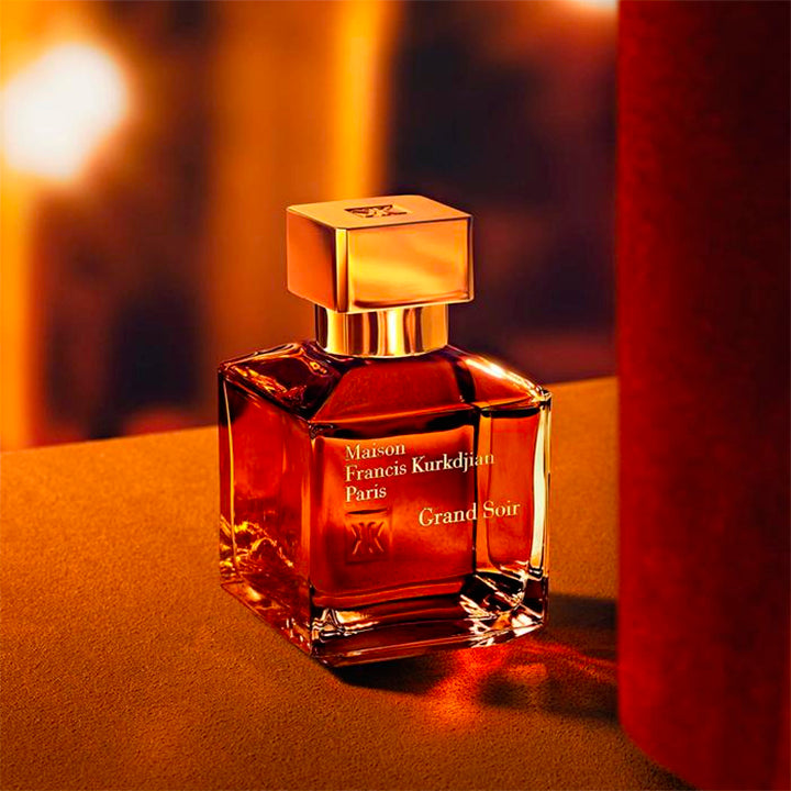 Essayez Grand Soir de Maison Francis Kurkdjian avec un décant Fragsplit de 1 ml, 2 ml, 5 ml ou 10 ml, disponible en Suisse et France.