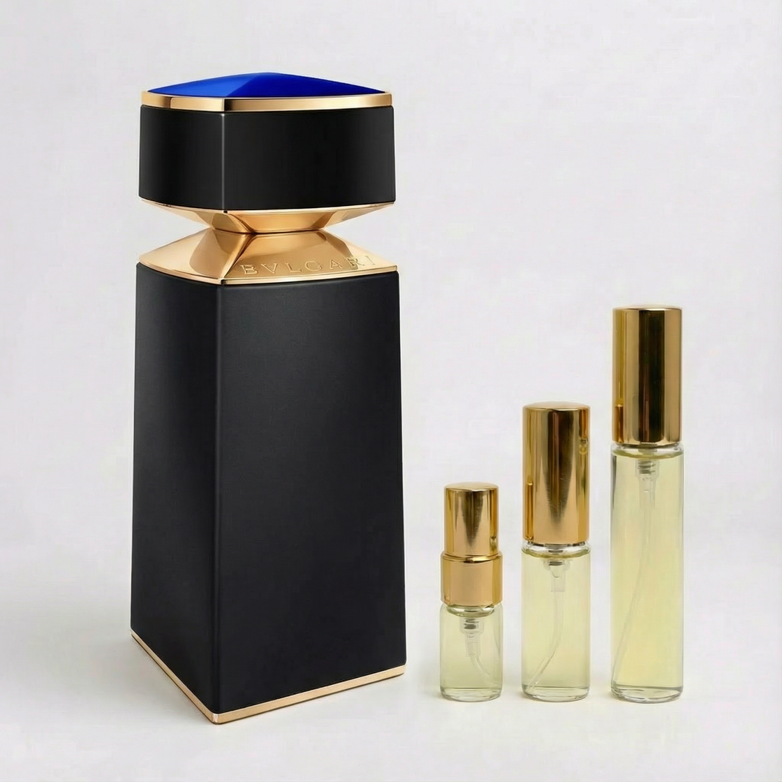 Décant Fragsplit de Gyan par Bvlgari, parfum masculin boisé et épicé à essayer sur la peau, en formats 1 ml, 2 ml, 5 ml ou 10 ml.