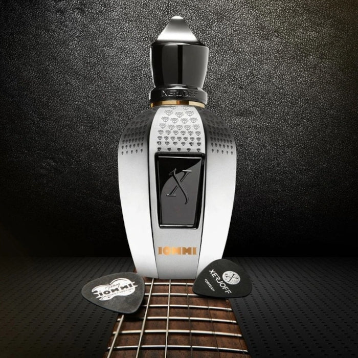 Essayez Iommi de Xerjoff sur la peau grâce au décant Fragsplit, disponible en formats 1 ml, 2 ml, 5 ml et 10 ml en Suisse et en France.