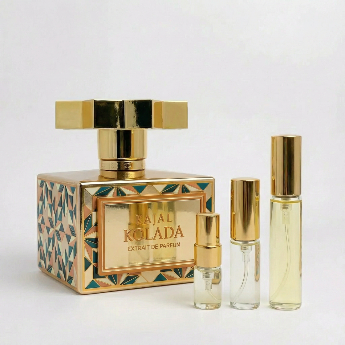 Décant Kolada de Kajal par Fragsplit, un parfum unisexe tropical à tester sur la peau en formats 1 ml, 2 ml, 5 ml ou 10 ml.