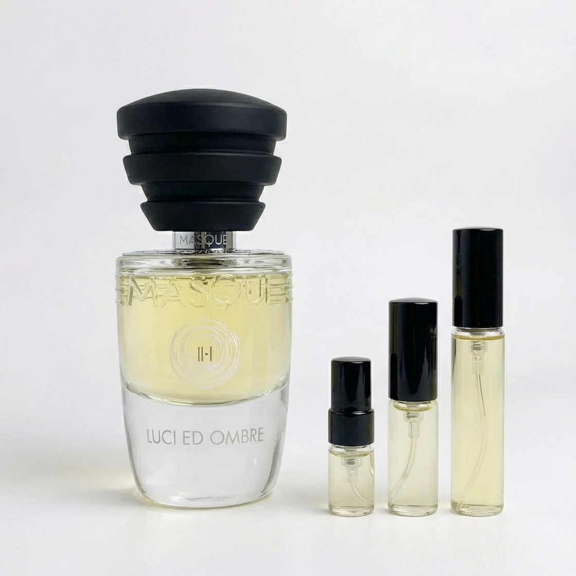 Décant Fragsplit de Luci Ed Ombre par Masque Milano, en formats 1 ml, 2 ml, 5 ml ou 10 ml, pour essayer ce parfum sur la peau.