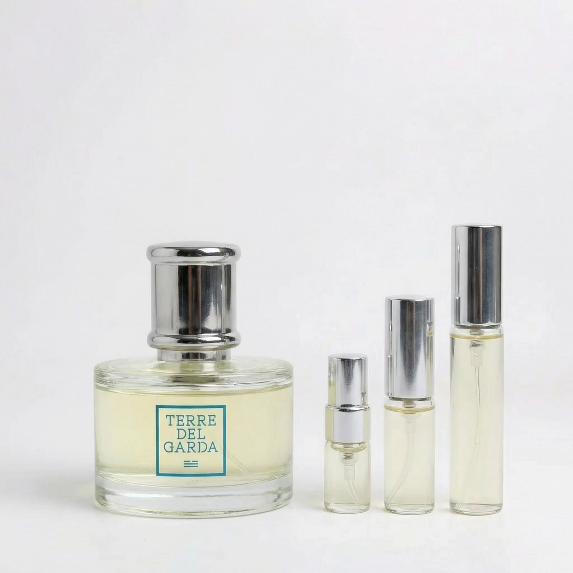 Décant Fragsplit de Mandarino e Oliva par Terre del Garda, aux notes de mandarine et d'olive, en formats 1 ml à 10 ml en Suisse et France.
