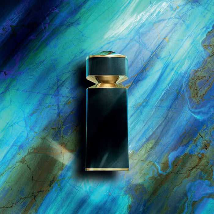 Essayez Orom de Bvlgari en décant Fragsplit, petit format 1ml, 2ml, 5ml ou 10ml, avec livraison en Suisse et en France.