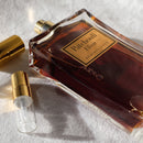 Essayez Patchouli Elixir de Reminiscence sur la peau avec un décant Fragsplit de 1ml à 10ml, pratique pour découvrir son patchouli intense.