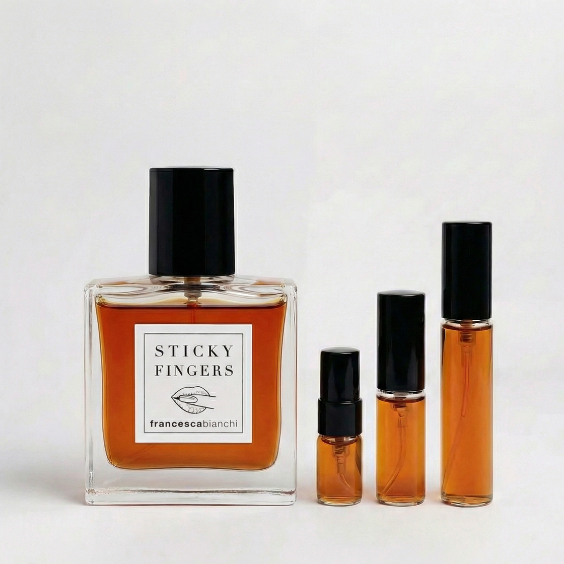 Décant Fragsplit de Sticky Fingers par Francesca Bianchi, en formats 1 ml, 2 ml, 5 ml ou 10 ml pour essayer son accord cuiré sur la peau.