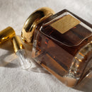 Essayez Terryfic Oud de Terry de Gunzburg sur la peau avec un décant Fragsplit de 1ml, 2ml, 5ml ou 10ml, livré en Suisse et en France.