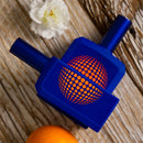 Essayez This is not a blue Bottle 1,6 par Histoires de Parfums avec un décant Fragsplit, disponible en petit format en Suisse et France.