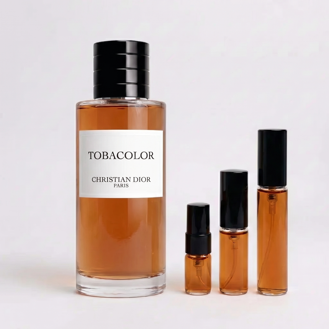 Tobacolor Dior Duftprobe bei Fragsplit, Kleinformat von 1 ml bis 10 ml zum Testen auf der Haut, geliefert in die Schweiz und nach Frankreich.
